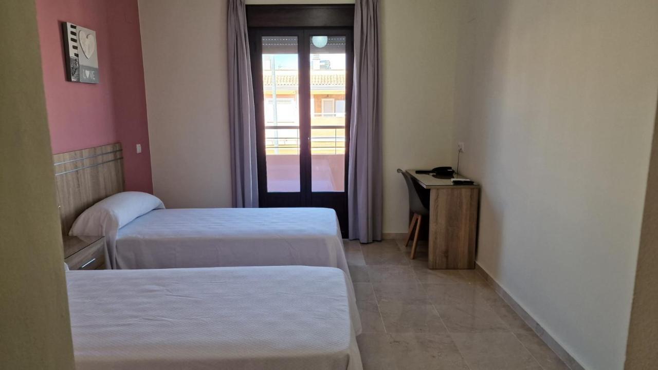 Hotel Nuevo Espartinas Dış mekan fotoğraf